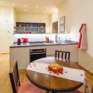 https://la-casa-colorata-flats-in-milan.it-lombardy.com